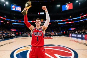 巴黎客场胜利加冕，半决赛路上红装扮美！